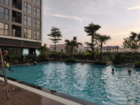 Luxhomes TC1 Canopy Smart City