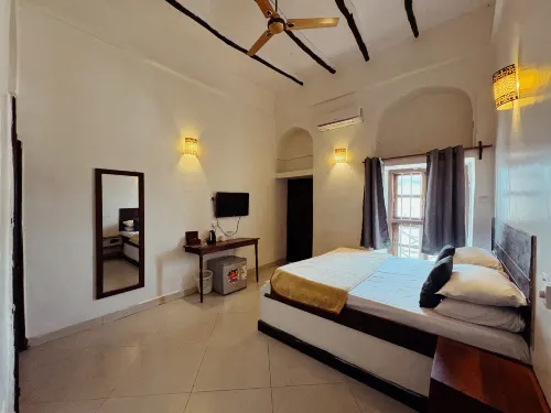 Stonetown Tides Hotel