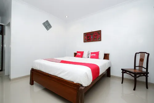 OYO 1706 Hotel H&w Solo - parkir