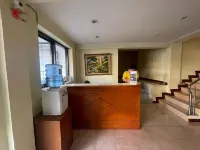 Cozzy Galaxy Hotel