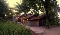 Kanha Earth Lodge - Homestays