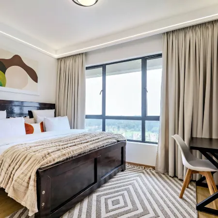 Classy 1BR Lavington Near junction Mall - Pool, Gym, Fast WiFi