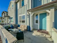 Luxurious Ontario Townhouse: Ideal Family Retreat Отели рядом с достопримечательностью «Шоппинг-центр Стейтр Бразерс»