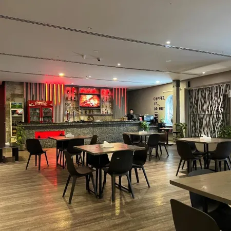 Mutrah Hotel Отели рядом с достопримечательностью «Qantab Beach»