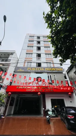 Peaceful Mountain Hotel Отели рядом с достопримечательностью «Công Ty Cp Môi Trường Đô Thị Hà Giang»