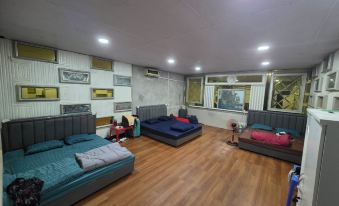 Red & Blue Guest House