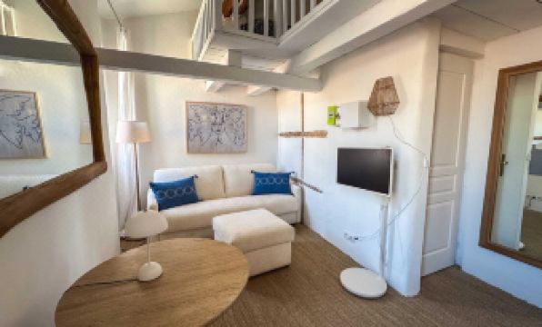 Cozy Studio– Mezzanine/2P– Central/ Port St-Tropez