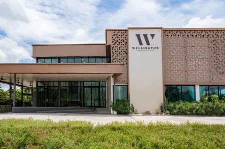 Wellington Hotel Отели рядом с достопримечательностью «Ao Manao»