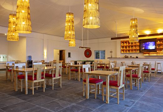 다이브 스팟 아시아 & 브루미니 비치 리조트 인피니티 풀