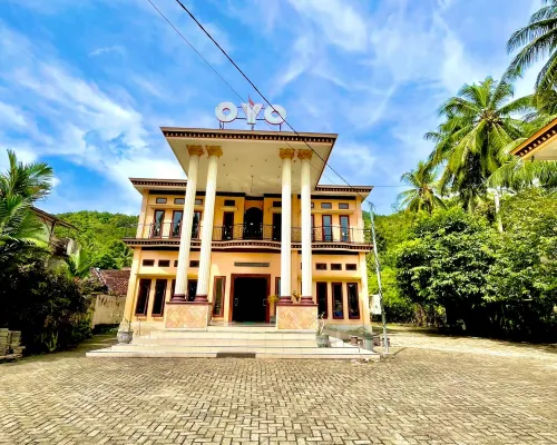 Karanggoso Indah Hotel Hotel di Watulimo