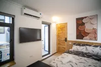 Homestay CHAT | Train Street Apartments | Old Quarter Edge - balcone