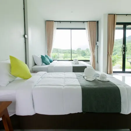 Khaosok River Stone Resort & Camp Hotels in Phanom