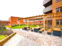 Modern 2-Bed Apartment Near Heathrow w/Parking Hotel a Staines