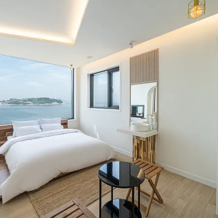 Geoje Dream Angel Pool Villa
