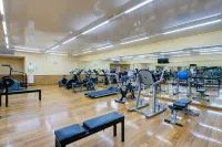 Luxury Beachfront Apt with Private Garden & Pool - Phòng Gym