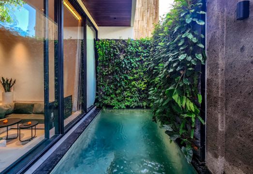 Coco Jungle Canggu Villas의 정글 컨셉 인테리어