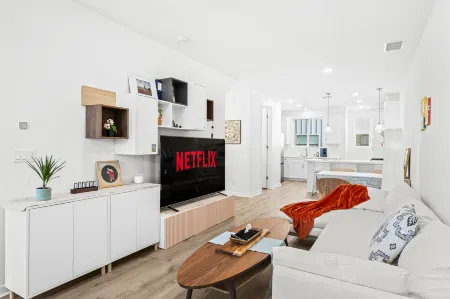 Chic Modern Retreat with Stunning Views 1360 sqft