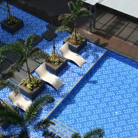 Near MOA beside Okada Pet Friendly 1BR 3 pax  WIFI 8T