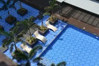 Near MOA beside Okada Pet Friendly 1BR 3 pax  WIFI 8T