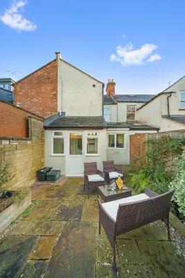 Cotswolds / 3BD / 1.5 Bath / Garden / City Centre - 3 stjerner