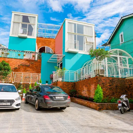 DALAT ROSE HILL VILLA Отели рядом с достопримечательностью «Кафедральный собор Далат»