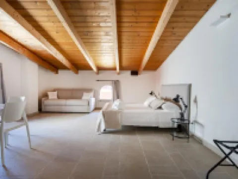 Palazzo della Torre 201– Modern Historic Apartment Hotels in Torre a Mare