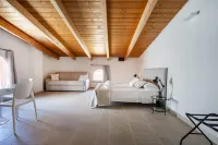 Palazzo della Torre 201– Modern Historic Apartment Hotel a Parco Scizzo-parchitello