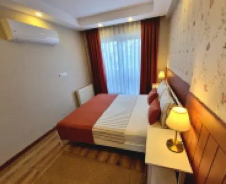 2 Bedroom Cozy Apartment