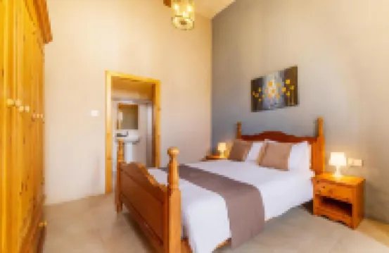 Naduri - 3 bedrooms (sleeps 7 + 2 kids) Nadur village