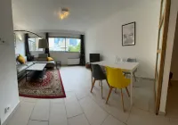 10 min walk to metro, 2 bedrooms, la défense, parking