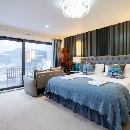 Waterhead Bath Suites - Parking and Light Breakfast
