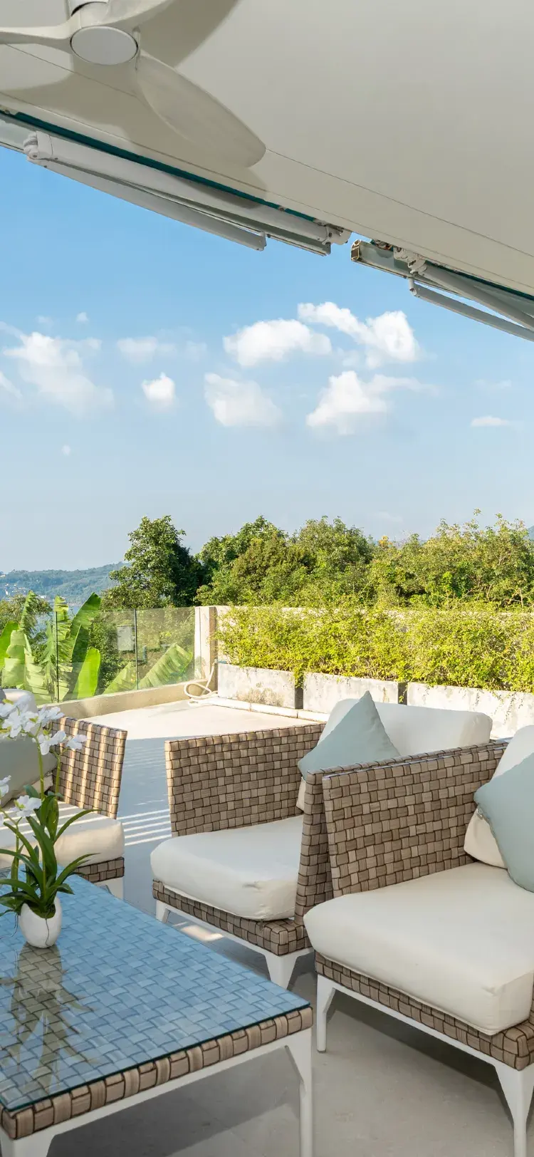Two-Floor 3Br Penthouse with Seaview Terrace