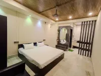 Kinza | AC Room Near Railway Station | Panbazar - Homestays