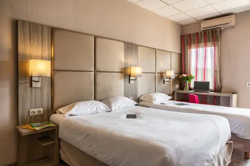 Le Trefle Hotels in Roques