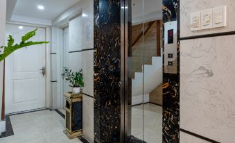 Lotus Hotel 18 Nguyen Phi Khanh