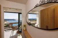 Soho SeaFront Suites