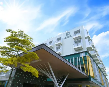 Roy's Hotel and Convention Center