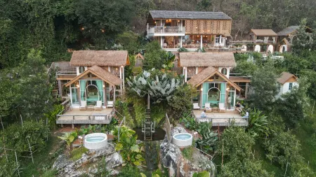 Akha PhamiO Отели рядом с достопримечательностью «Wat Phra That Doi Wao»