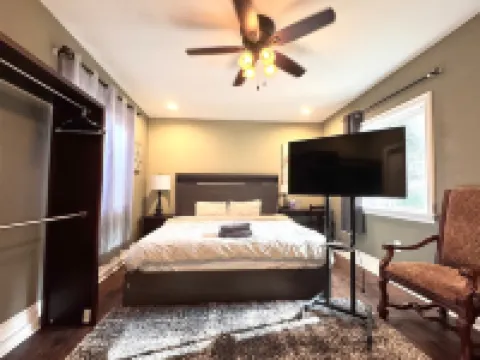 The Quiet Lux Room #3 with KB(Kingsize Bed) Hotels in Rowland Heights