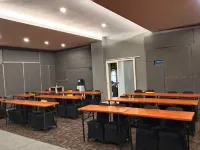 De La Charis Hote By Waringin Hospitality Hotel di Kabupaten Tuban