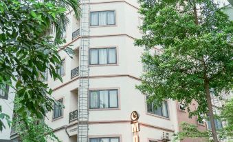 Moon Hotel 3 Pham Tuan Tai