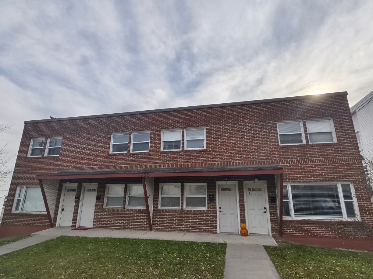 Old brick Apartment Hotels in Calgary