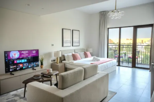 Yas Island Studio, Near F1, Waterpark/Ferrari View ワーナーブラザースワールド・アブダビ周辺のホテル