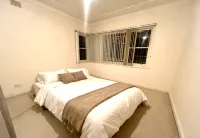 Quiet Guest Room in Burwood - Park Yeri