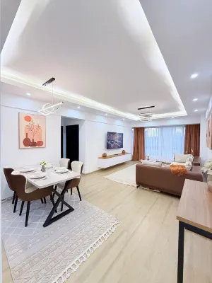 Westlands Marina Bay Square 2 bed room Luxe with great city views at 14th floor - مسبح على السطح