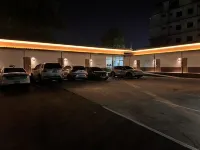 M Plus Hotel Phitsanulok - parking