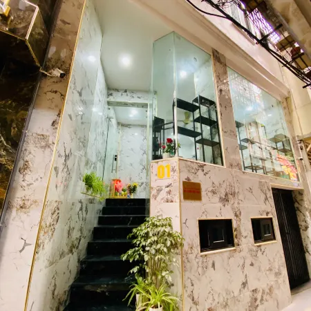 TH homestay 12 Dao Tan Отели рядом с достопримечательностью «Кау Гиай»