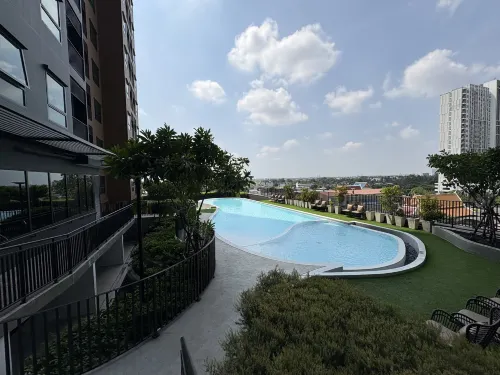 1-minute walk toBTSWutthakat/swimming pool /gym / 300Mbps internet / brand new apartment building
