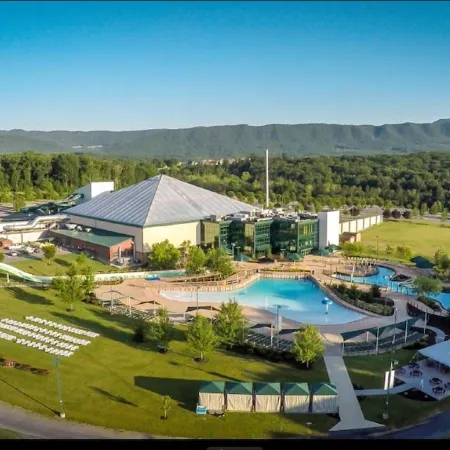 Massanutten Chalet- Game Room, Hot Tub & Views