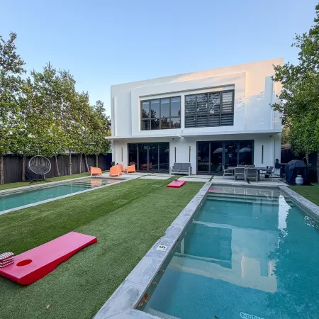Wynwood Miami Retreat | 2 Private Pools, BBQ, 6BR & Parking